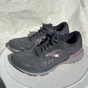 Brooks Women's Adrenaline GTS 21 Supportive Running Shoe - Sz 9.5